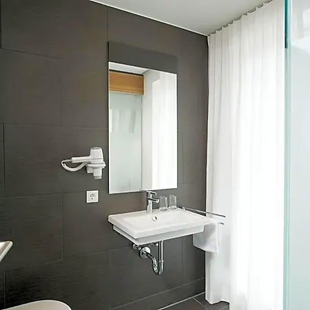 Constantia 4*