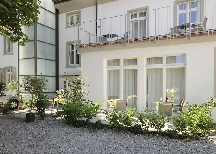 孔斯特尼亚酒店